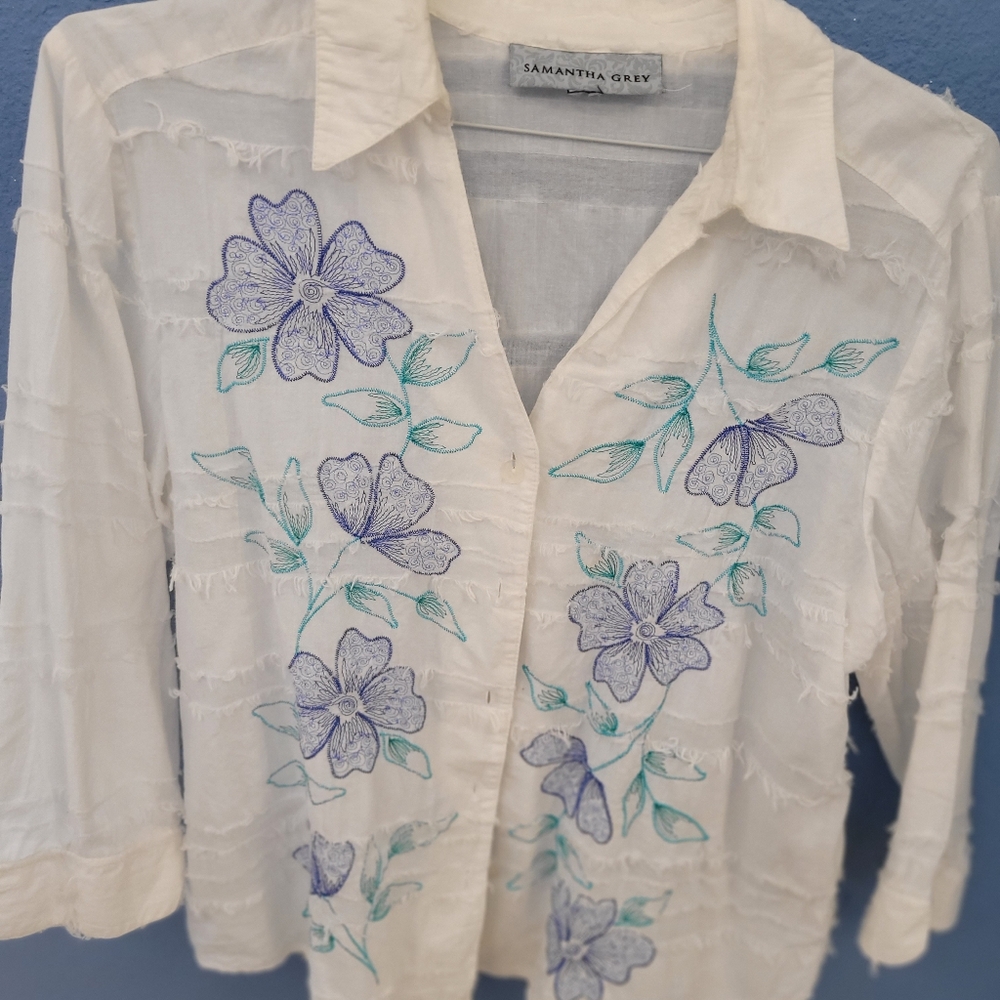 Size Med. Samantha Grey blouse